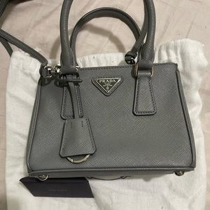 Prada mini galleria saffiano luxe